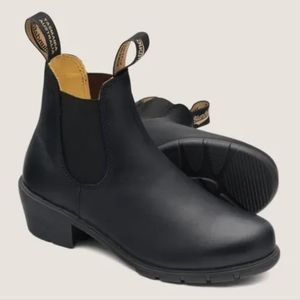 Blunderstone 1671 Black leather pull on shoes
